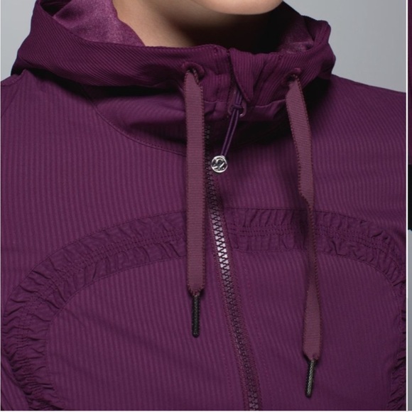 Lululemon- Dance Studio Jacket III in plum - Size 6 - Picture 5 of 9